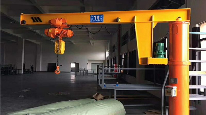 在选择门式起重机代理加盟厂家时，首先要考察厂家的实力与资质。以下是一些关键点：